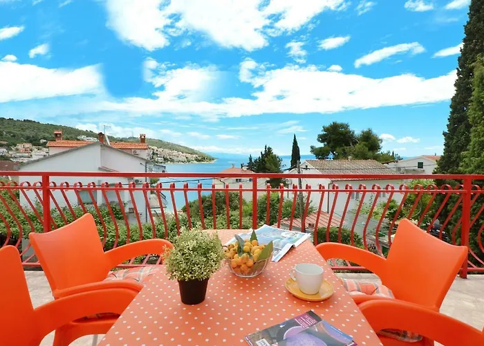 Apartment House Juretic - 50 M From The Beach
