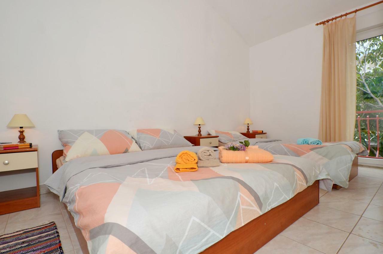 House Juretic - 50 M From The *