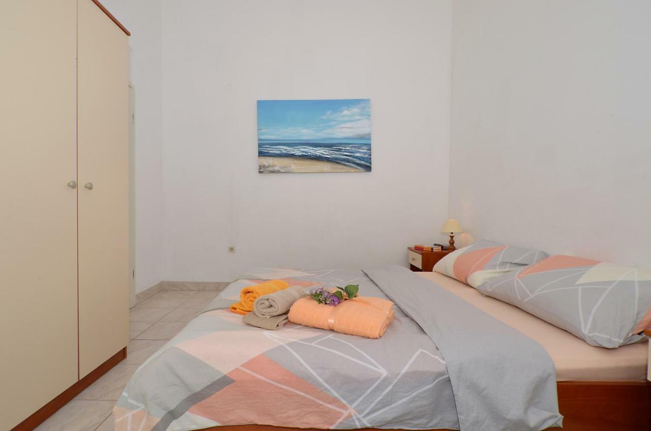 Apartment House Juretic - 50 M From The Trogir