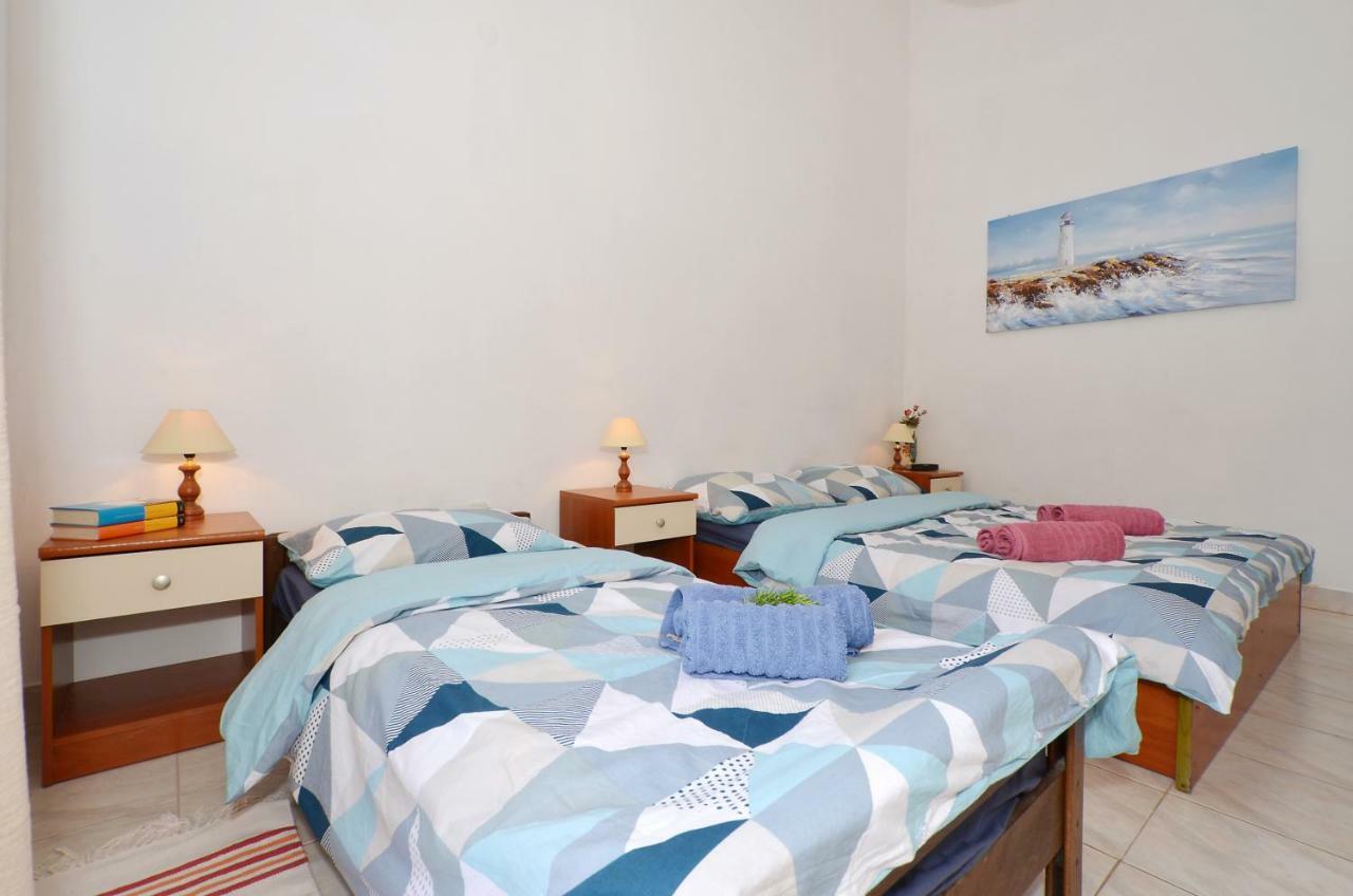 House Juretic - 50 M From The Apartment *