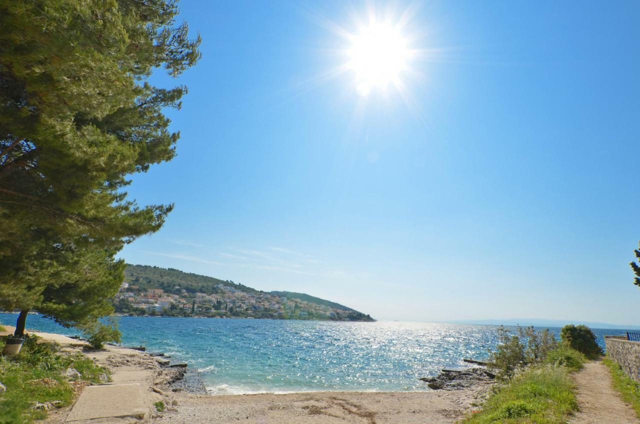 House Juretic - 50 M From The Apartment Trogir