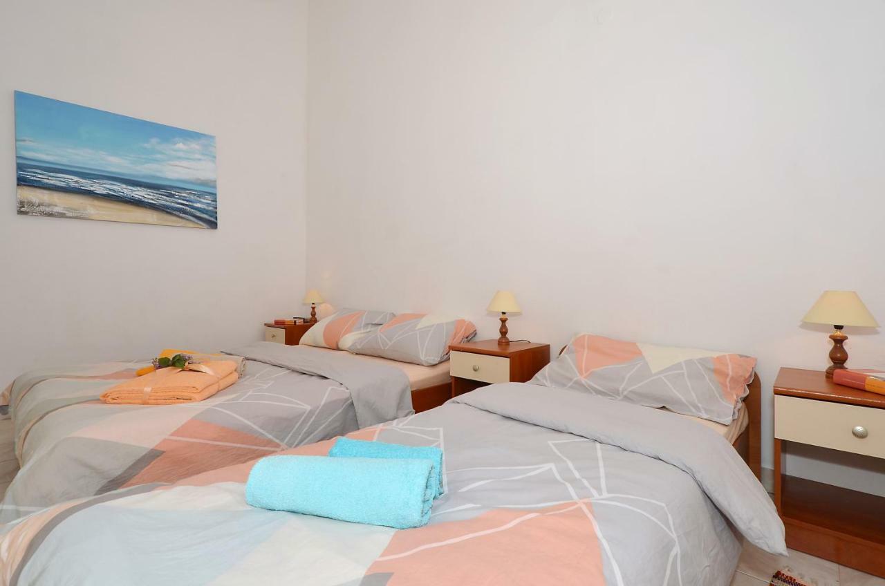 House Juretic - 50 M From The Apartment Trogir
