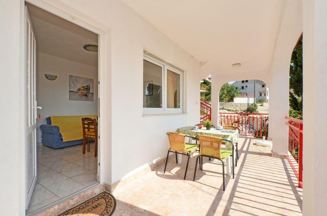 House Juretic - 50 M From The Apartment *
