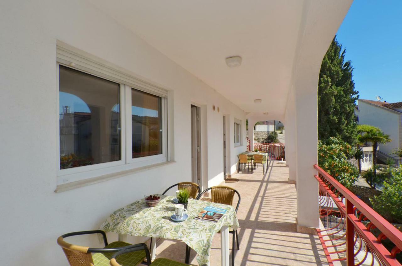 House Juretic - 50 M From The Apartment *