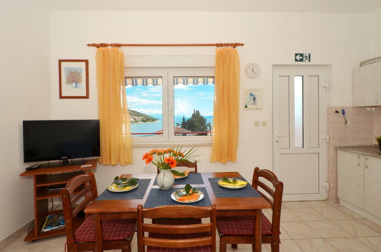 Apartment House Juretic - 50 M From The Trogir
