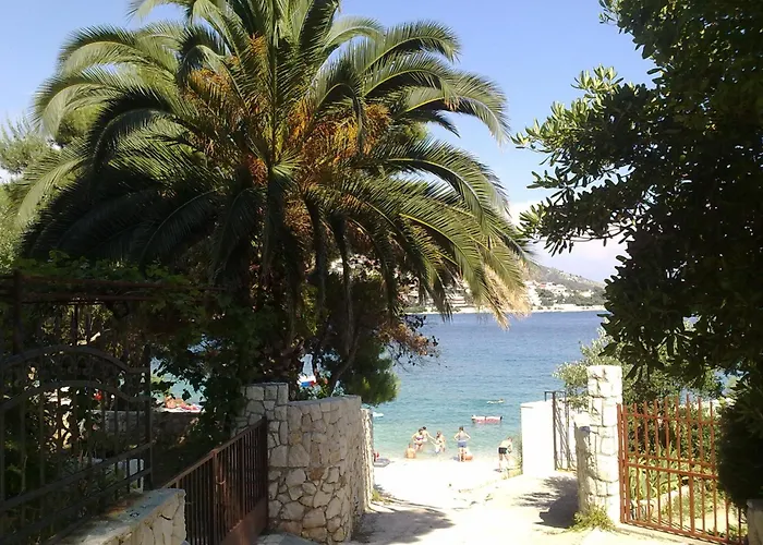 Apartment House Juretic - 50 M From The Beach